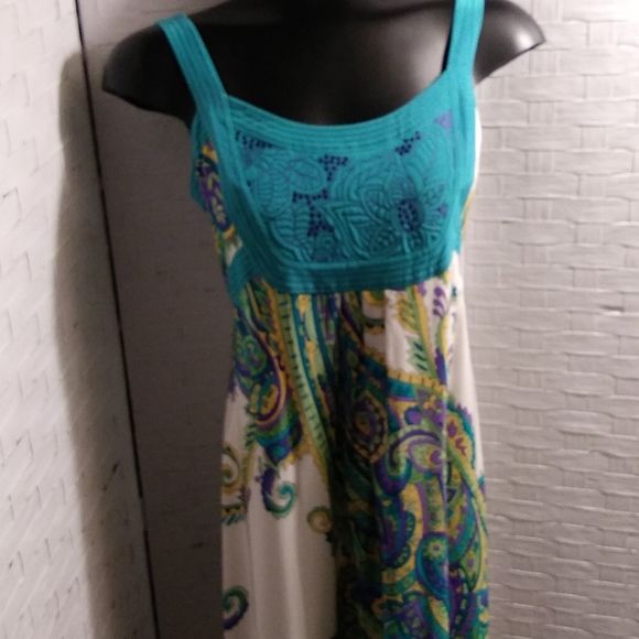 Dress - Picture 9 of 12